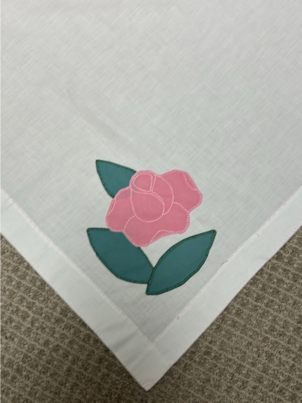 White Linen-Style Pink Rose Appliqué Tablecloth - Home Dining - Picture 2 of 4